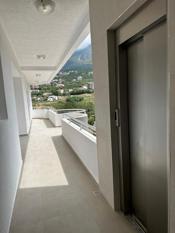 Nespecifikovaný výhled na hory nebo výhled na hory při pohledu z apartmánu