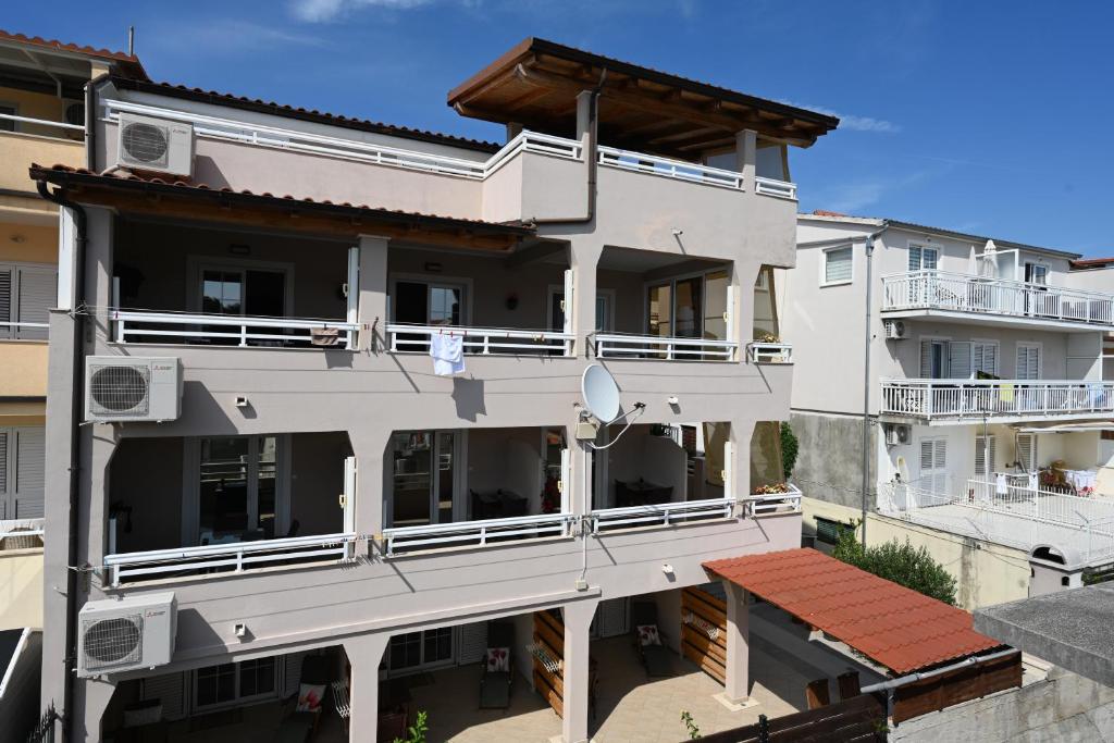 Rõdu või terrass majutusasutuses Guest house Kokolo