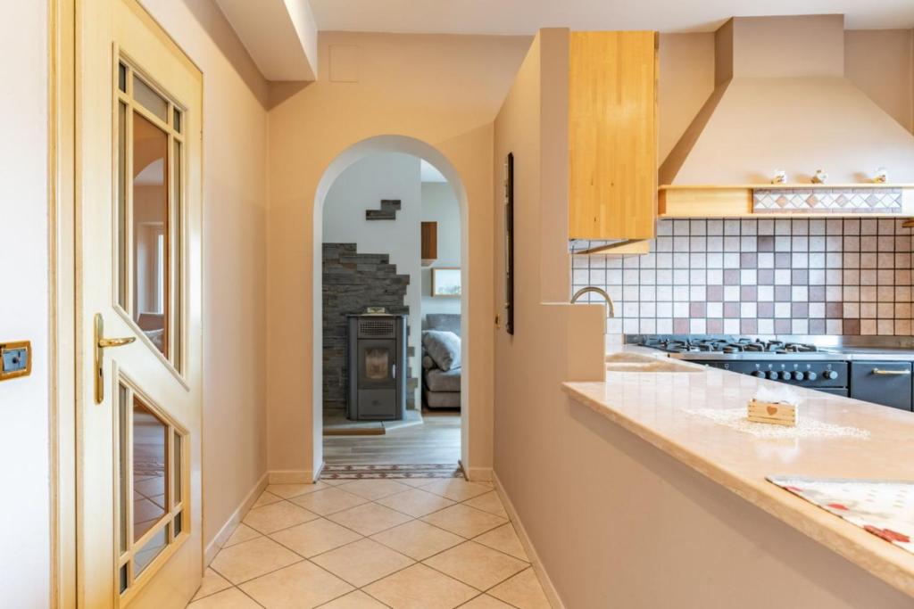 Kuchyň nebo kuchyňský kout v ubytování Casa ai Tre Colli, Tres