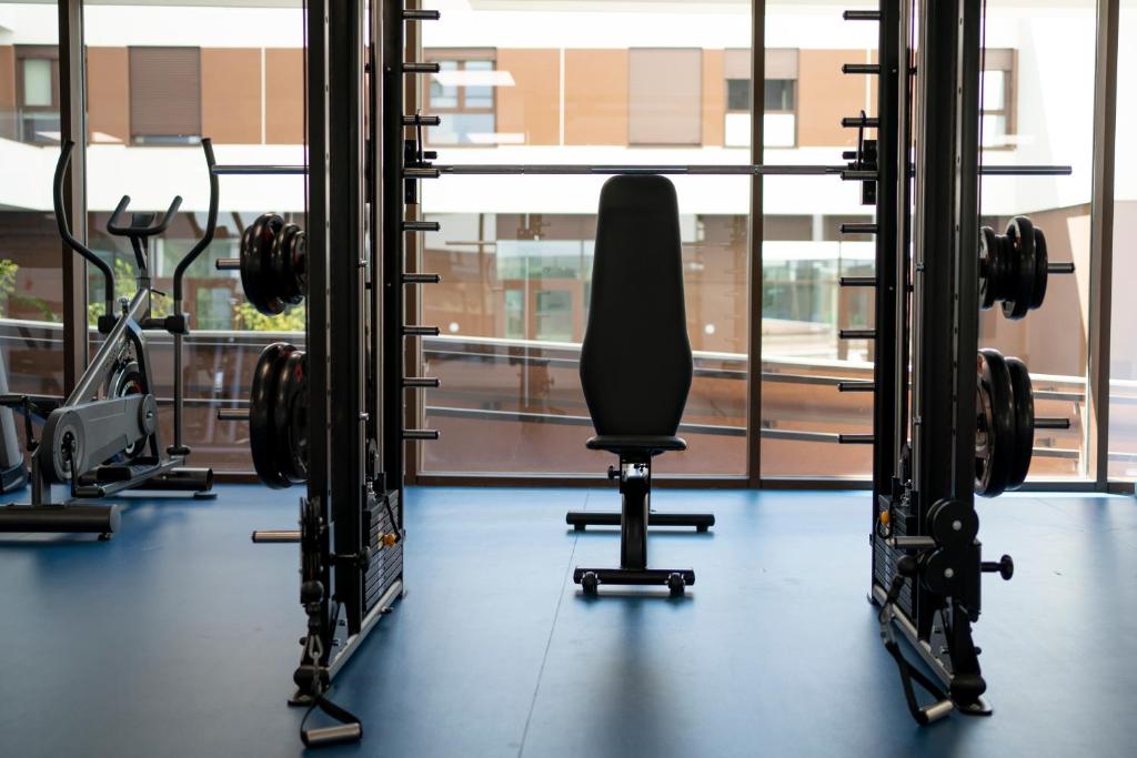 Posilňovňa alebo fitness centrum v ubytovaní micampus Avenida del Puerto - Residencia de Estudiantes