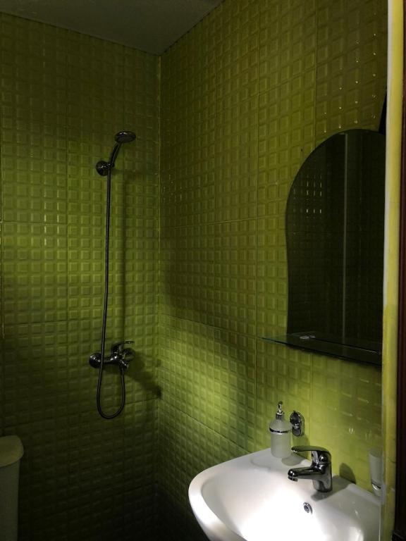 Koupelna v ubytování KISI Hotel