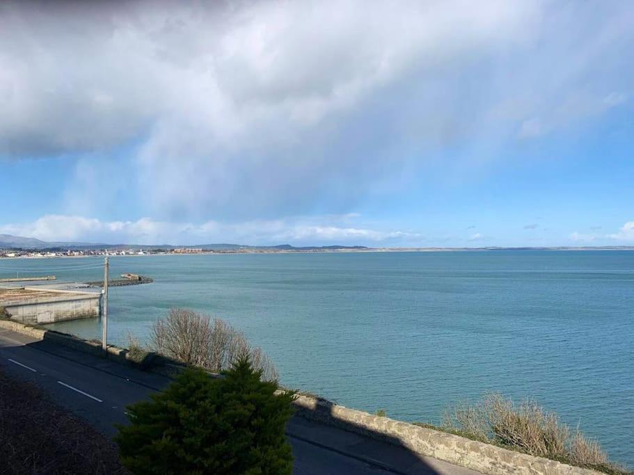 Saltwater Haven with stunning views of the sea, Widows Row Updated