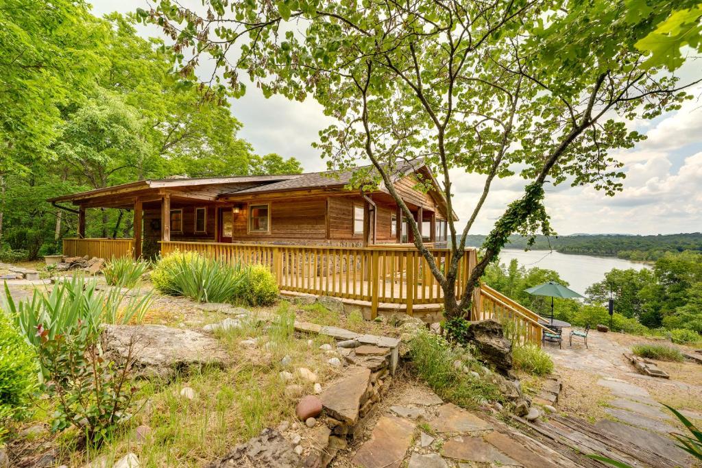 Scenic Eagle Rock Retreat on Table Rock Lake!, Golden (updated prices 2024)