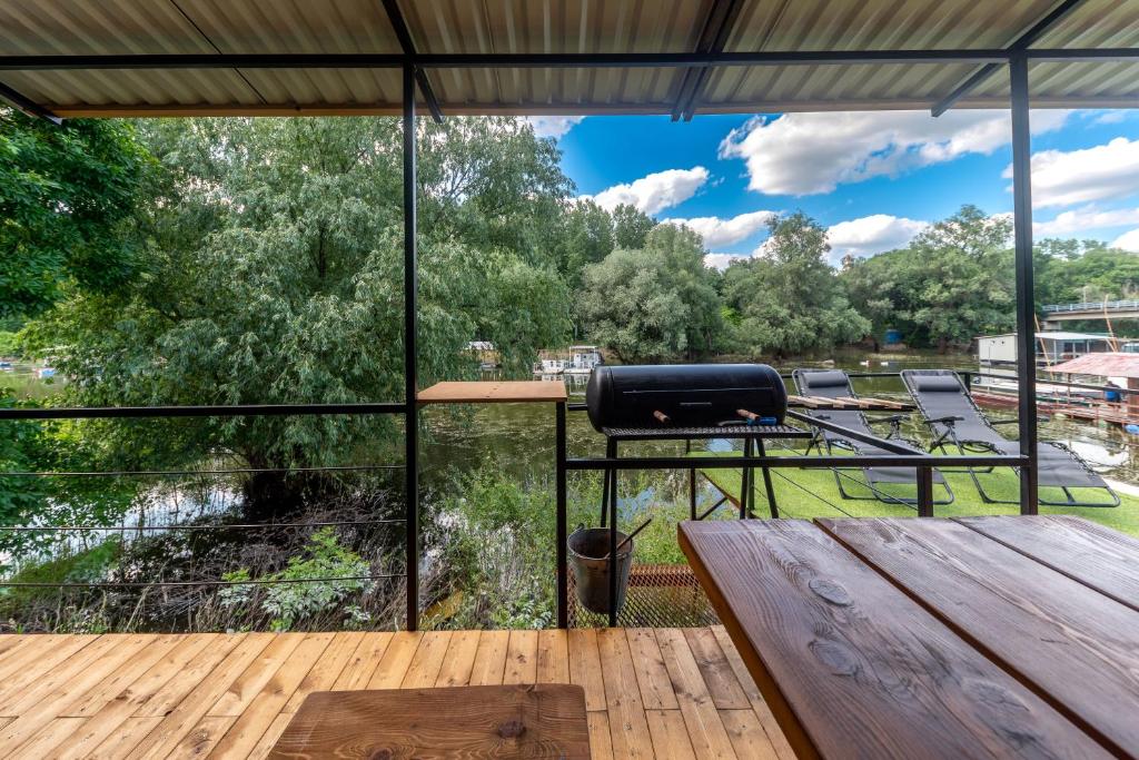 Balkón nebo terasa v ubytování Brauhaus Danube Cottage