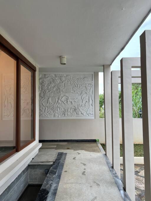 Fotografie z fotogalerie ubytování Cozy villa with swimming Pool in Sentul v destinaci Bogor