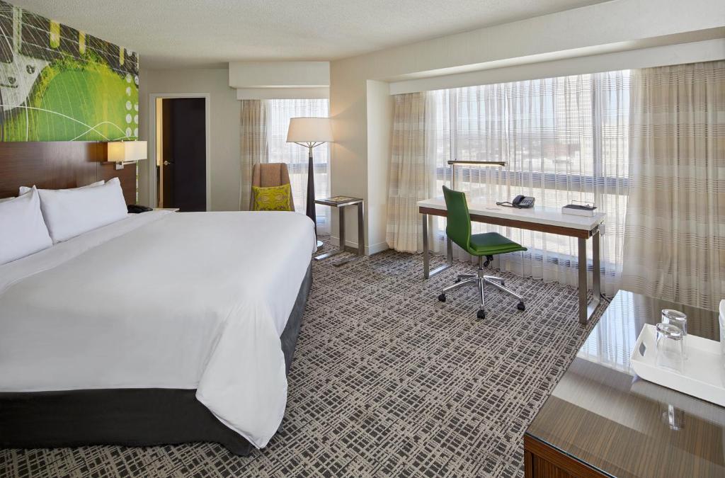 Renaissance Nashville Hotel - 