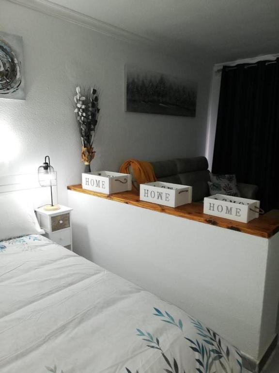 Postel nebo postele na pokoji v ubytování Danubio Studio Playa del Inglés