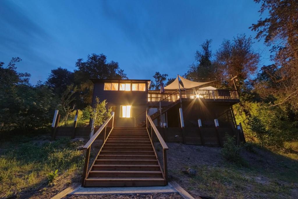 Healdsburg Riverfront Cabin Surrounded By Redwoods, Healdsburg (updated prices 2024)