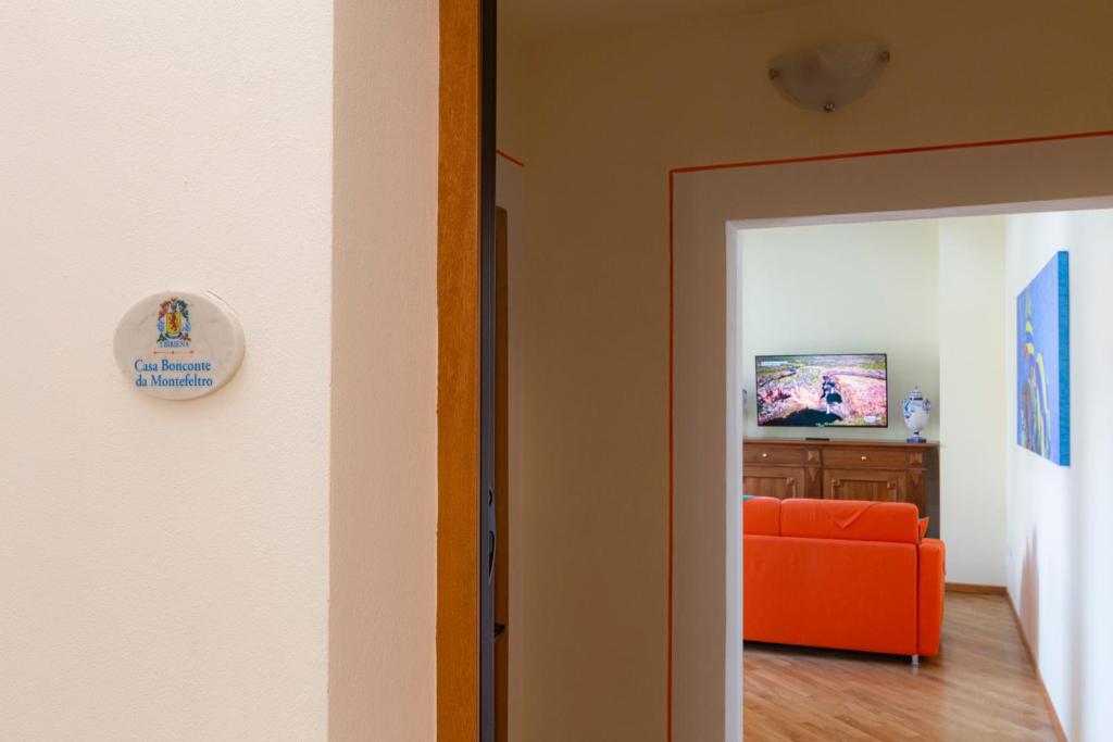 TV a/nebo společenská místnost v ubytování IBibiena - CASA CAMPALDINO