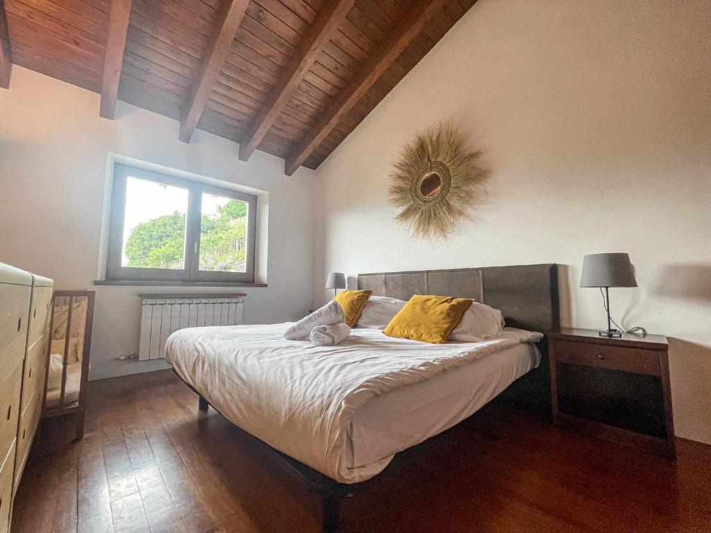 Posteľ alebo postele v izbe v ubytovaní Cal Peró Casa de montaña