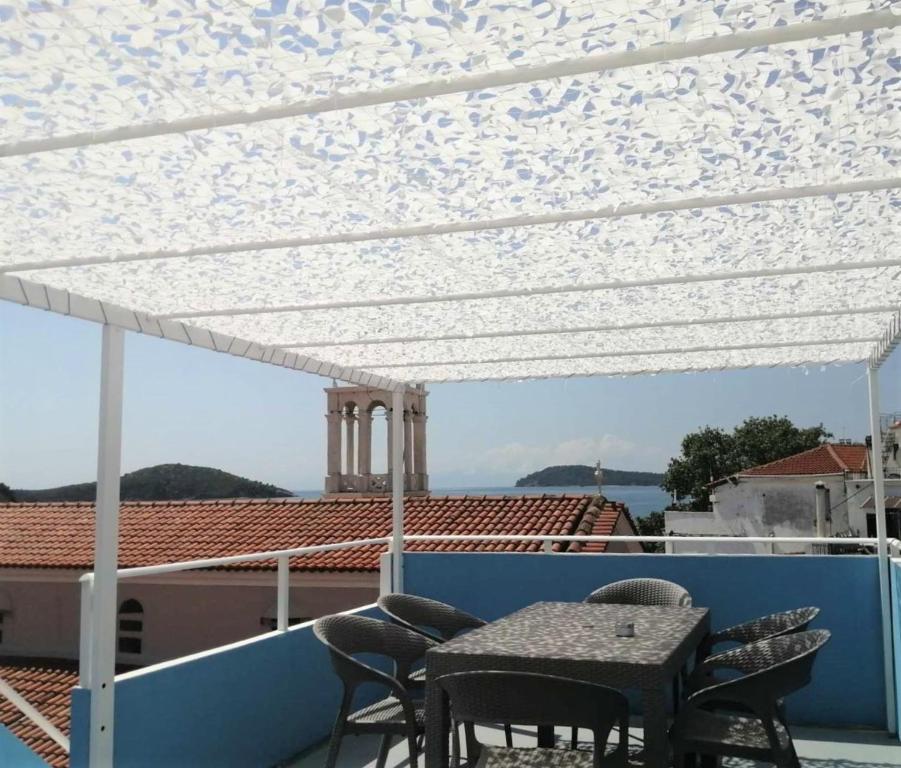 Fotografia z galérie ubytovania Capolavoro, boutique apartment with unique rooftop v destinácii Skiathos Town
