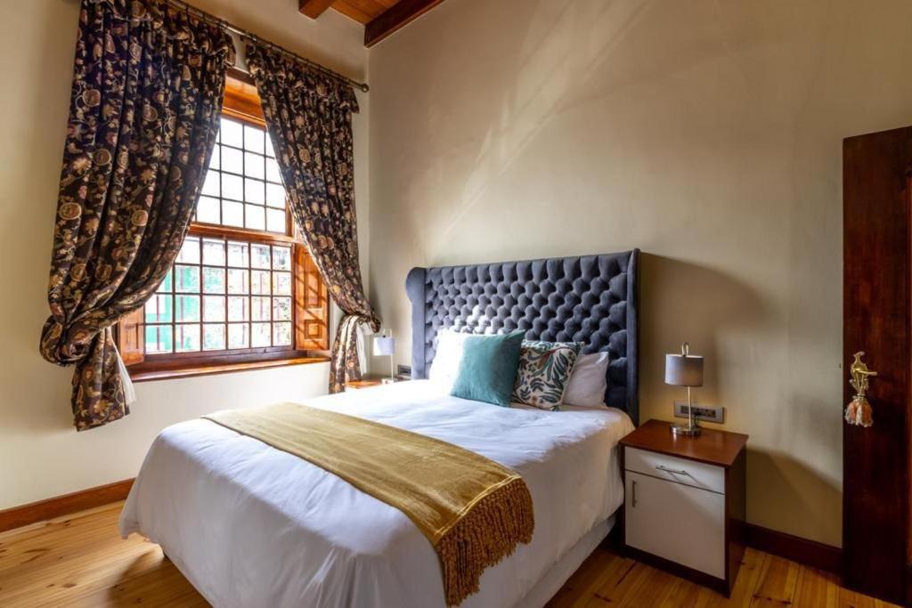 Katil atau katil-katil dalam bilik di Cape Town Heritage Hotel & Spa