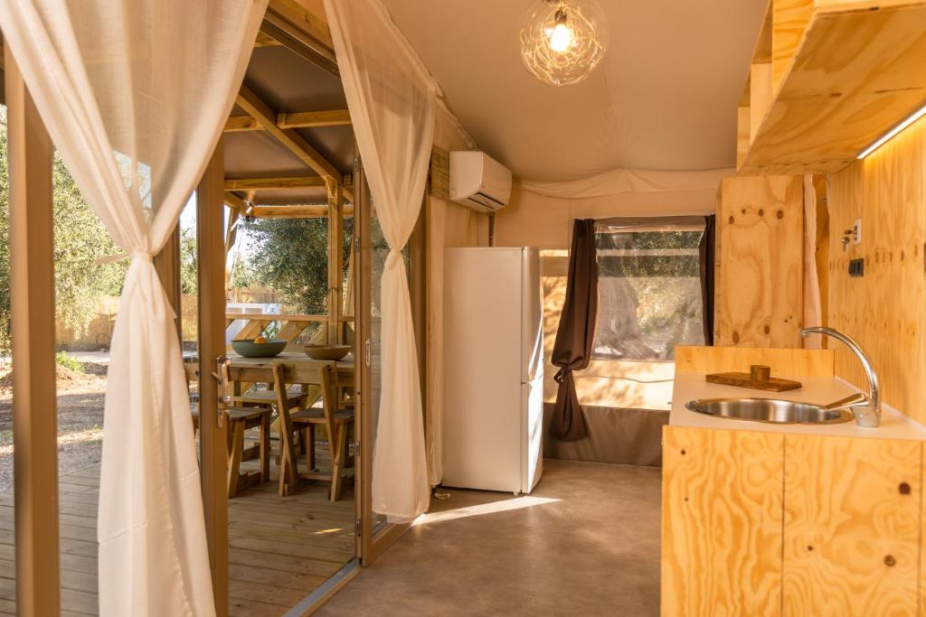 Foto sihtkohas Mattinata asuva majutusasutuse Le Lenze Don Mimì Glamping galeriist