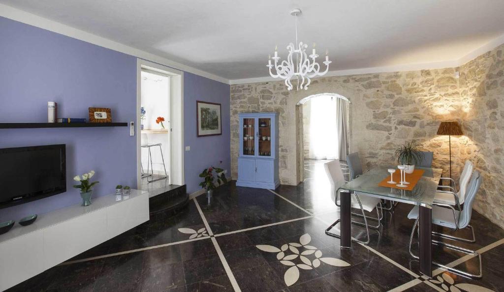 Posedenie v ubytovaní Casa Hybla