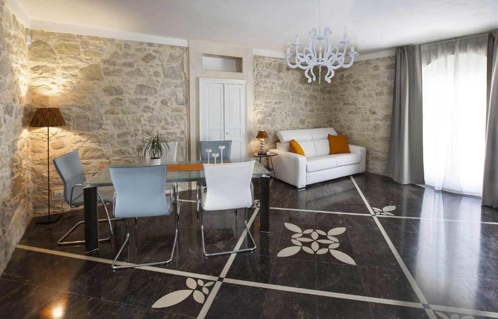 Posedenie v ubytovaní Casa Hybla