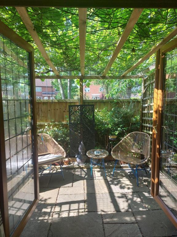 ALVASTON, DERBY Entire 1 Bed House & South Facing Patio Garden, Derby Updated 2024 Prices