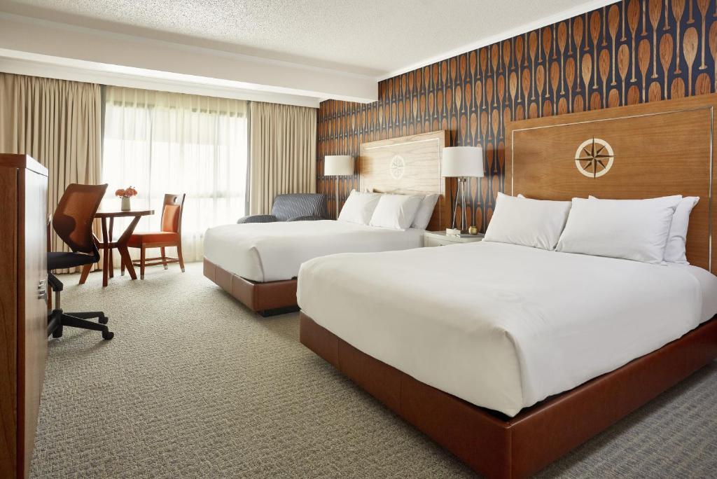 Waterfront Hotel, part of JdV by Hyatt - Queen Room With Two Queen Beds And Partial Marina View