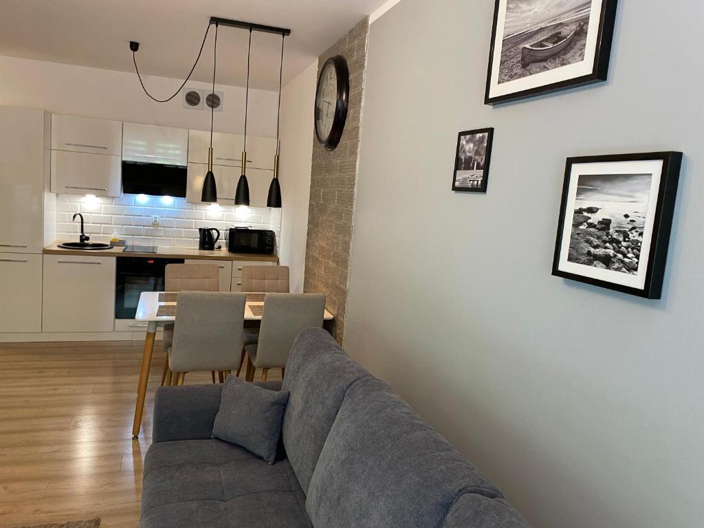 Kuchyňa alebo kuchynka v ubytovaní Polanki Park Apartament LEON