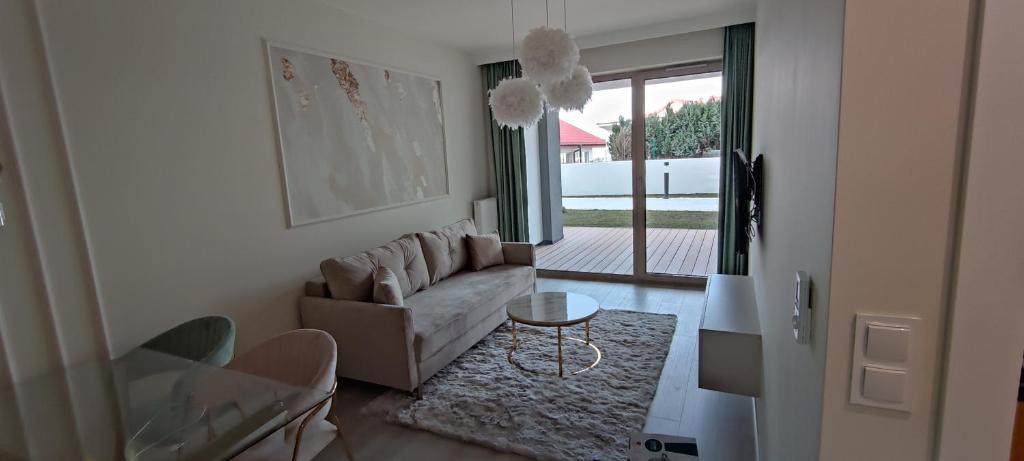 Χώρος καθιστικού στο Nowoczesny apartament 07