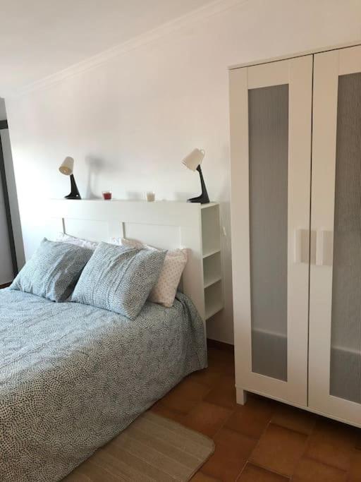 Postel nebo postele na pokoji v ubytování Precioso apartamento con increíbles vistas al mar