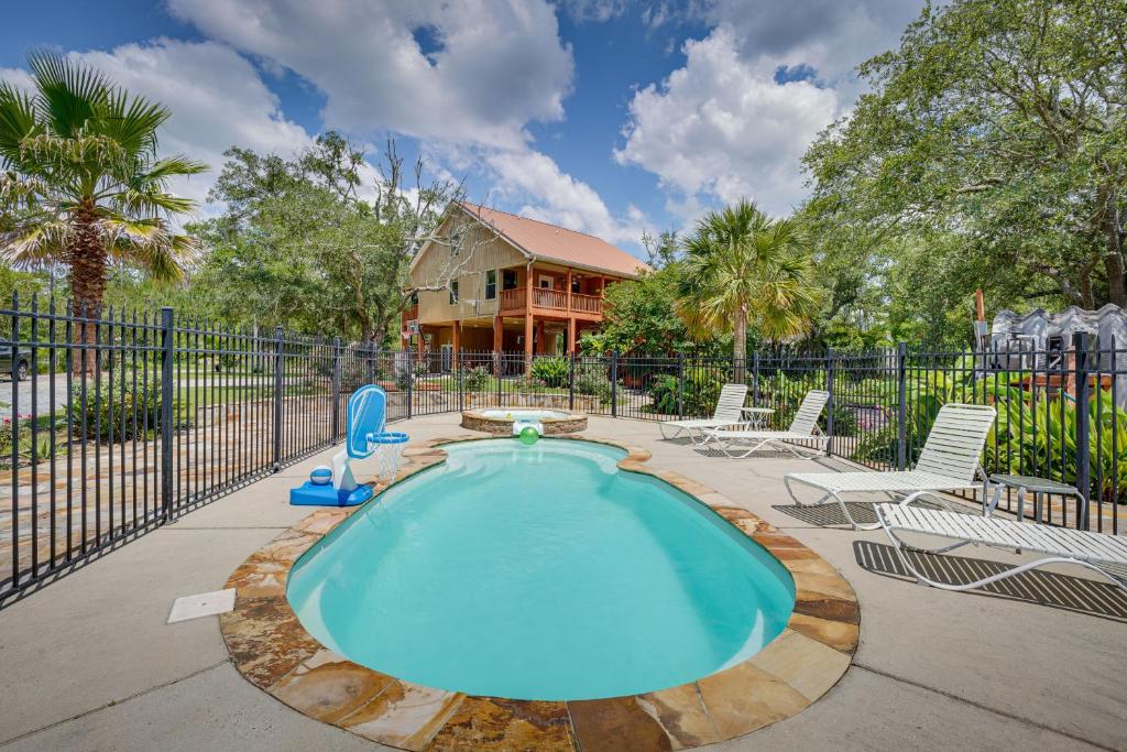 Waterfront Pass Christian Oasis about 2 Mi to Beach!, Pass Christian