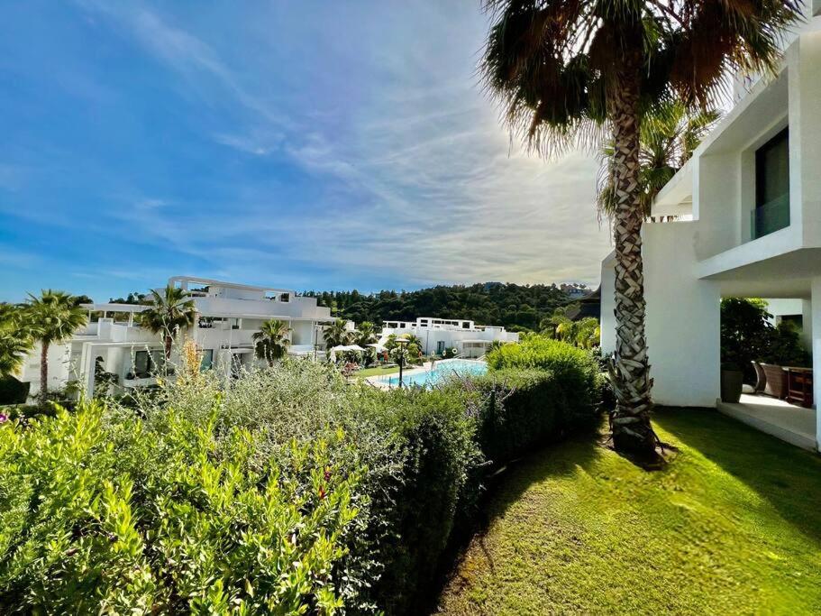 Zdjęcie z galerii obiektu Luxury Garden apt pool, sauna, hammam, near golf w mieście Estepona