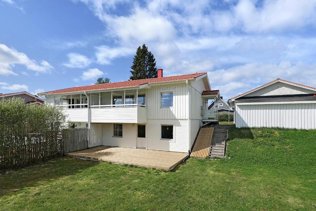 Το κτήριο όπου στεγάζεται  η βίλα