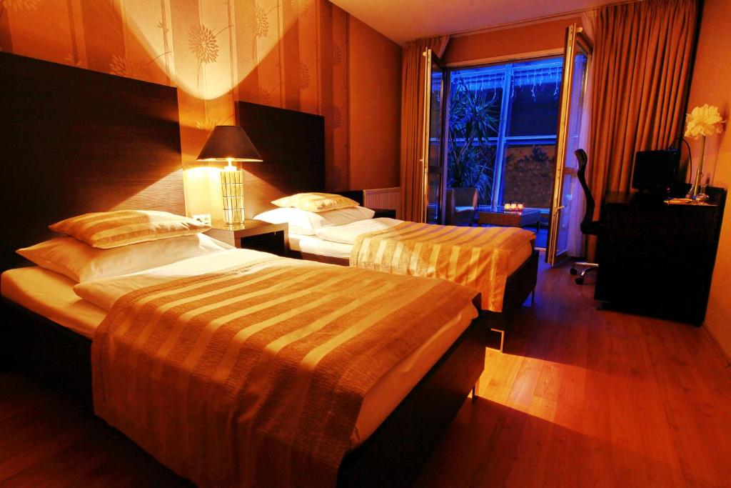City Hotel Nitra with free parking - Resim 8
