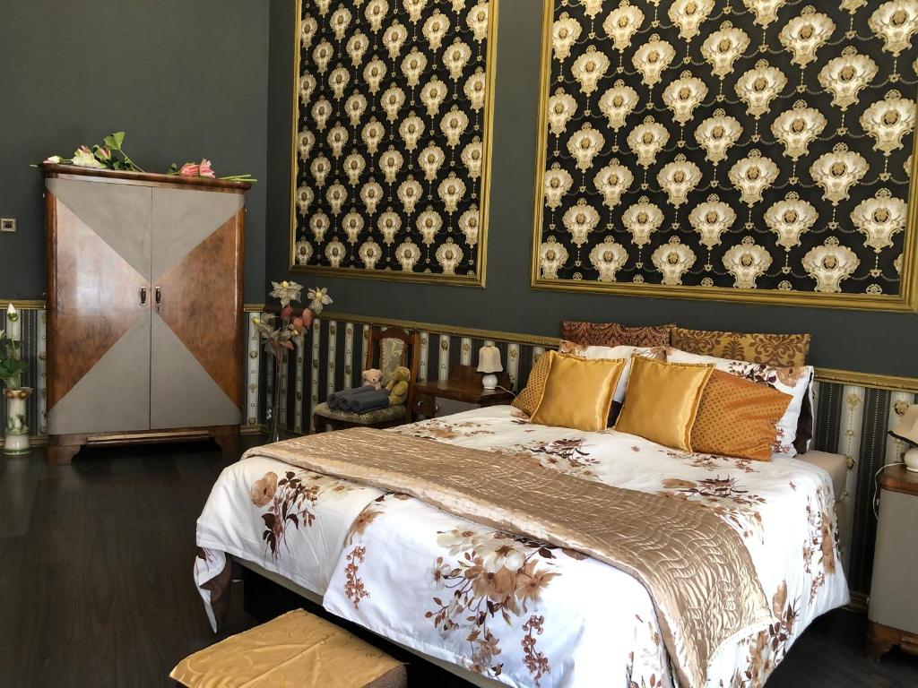 Posteľ alebo postele v izbe v ubytovaní Secession Luxury Apartment
