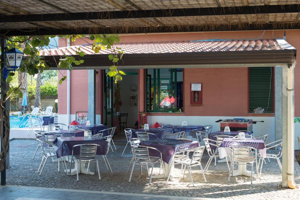 Restaurace v ubytování Villaggio Alkantara