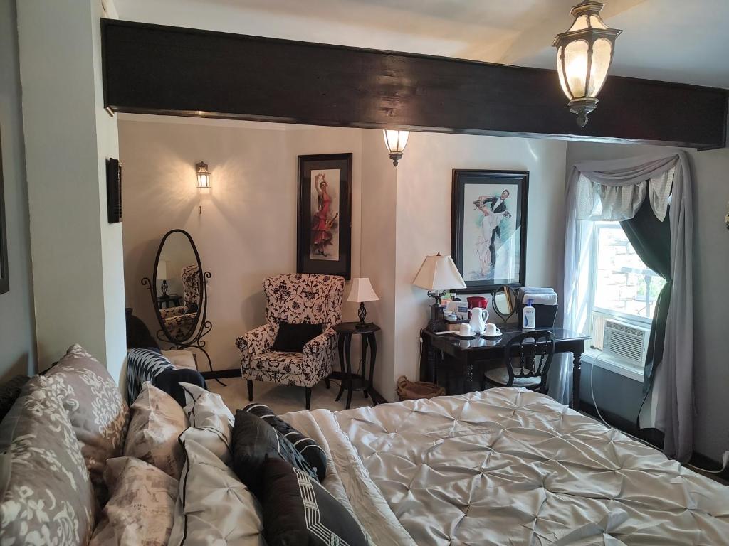 Coeur de Lion BNB - Deluxe Double Room With Patio