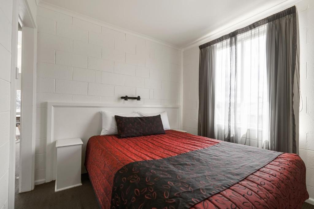 Graham Apartments - 