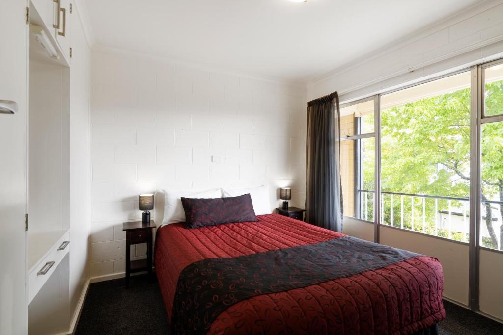Graham Apartments - 