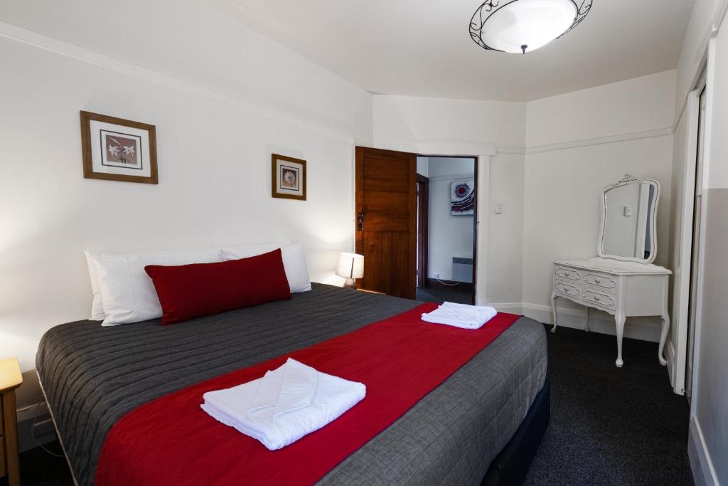 Graham Apartments - 