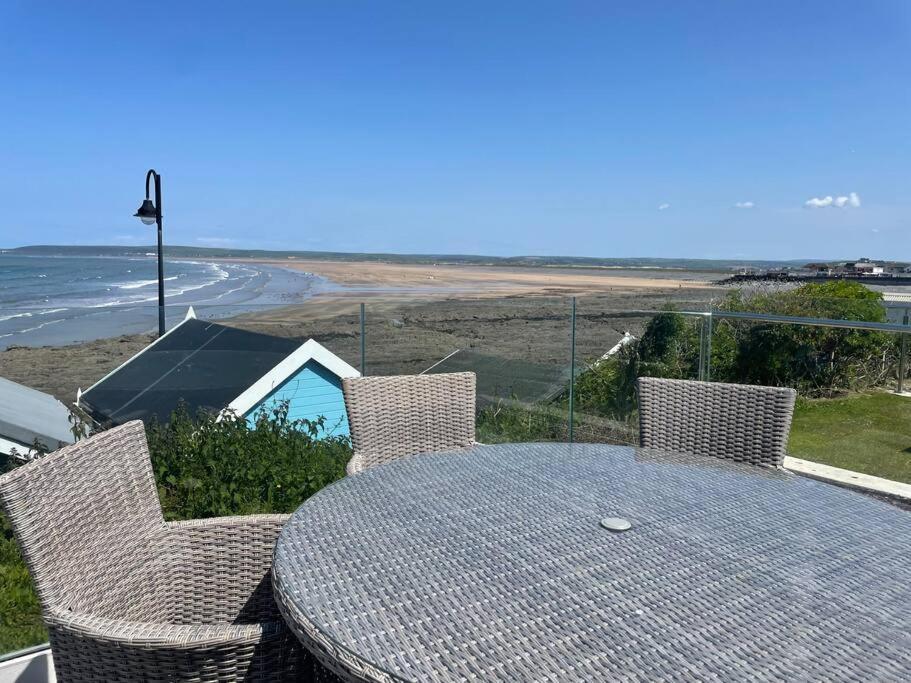 Seafront Bungalow 15, Golden Bay Holiday Village, Westward Ho (updated