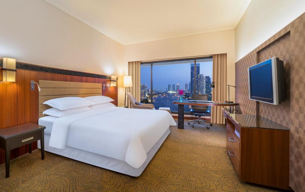 
Premium Deluxe, Guest room, 1 King, River view
