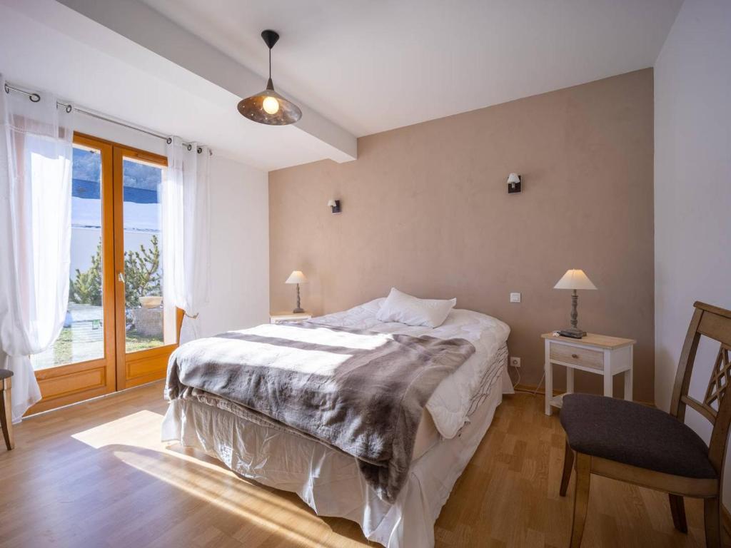 Posteľ alebo postele v izbe v ubytovaní Maison pour 10 pers. proche lac, WiFi, garage sécurisé - FR-1-695-26