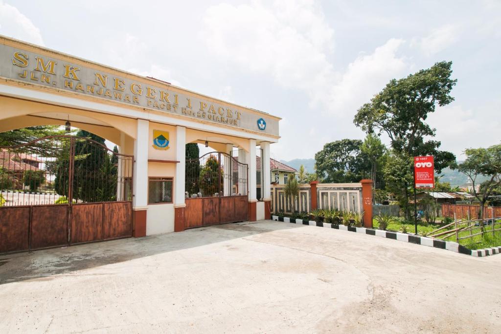 Zahrada ubytování OYO 1667 Edotel Smkn 1 Pacet Syariah