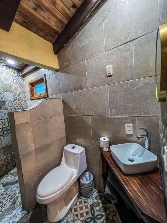 Koupelna v ubytování Cabañas VIP Mazamitla