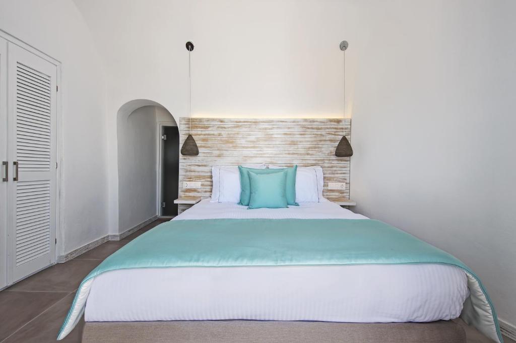 Athina Luxury Suites - 11