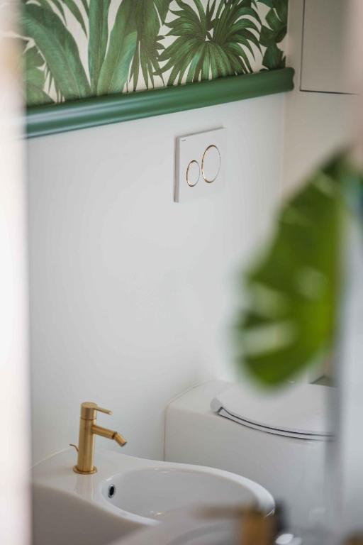 Gaby Lake Suites - 17