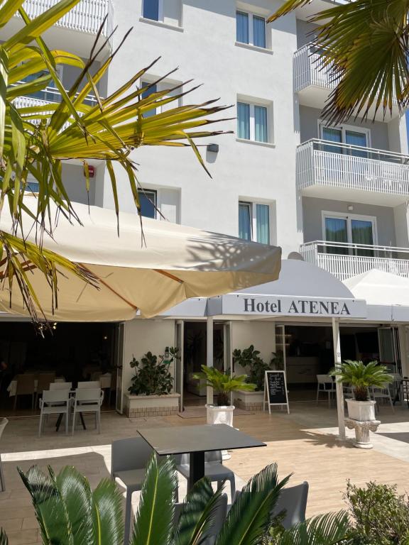 Budova, kde se hotel nachází