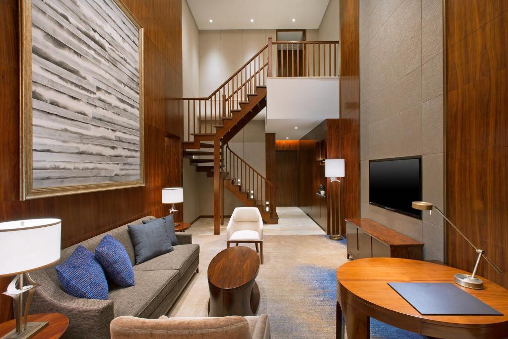 TV a/nebo společenská místnost v ubytování Sheraton Zhanjiang Hotel