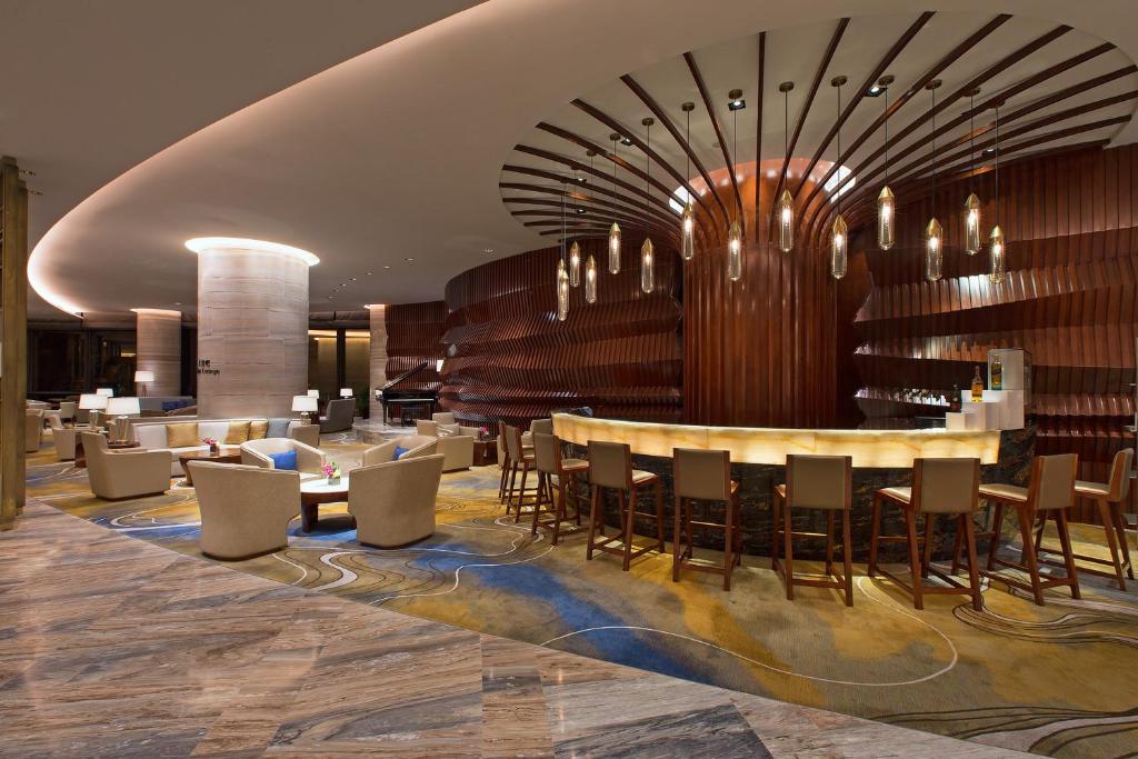 Restaurace v ubytování Sheraton Zhanjiang Hotel