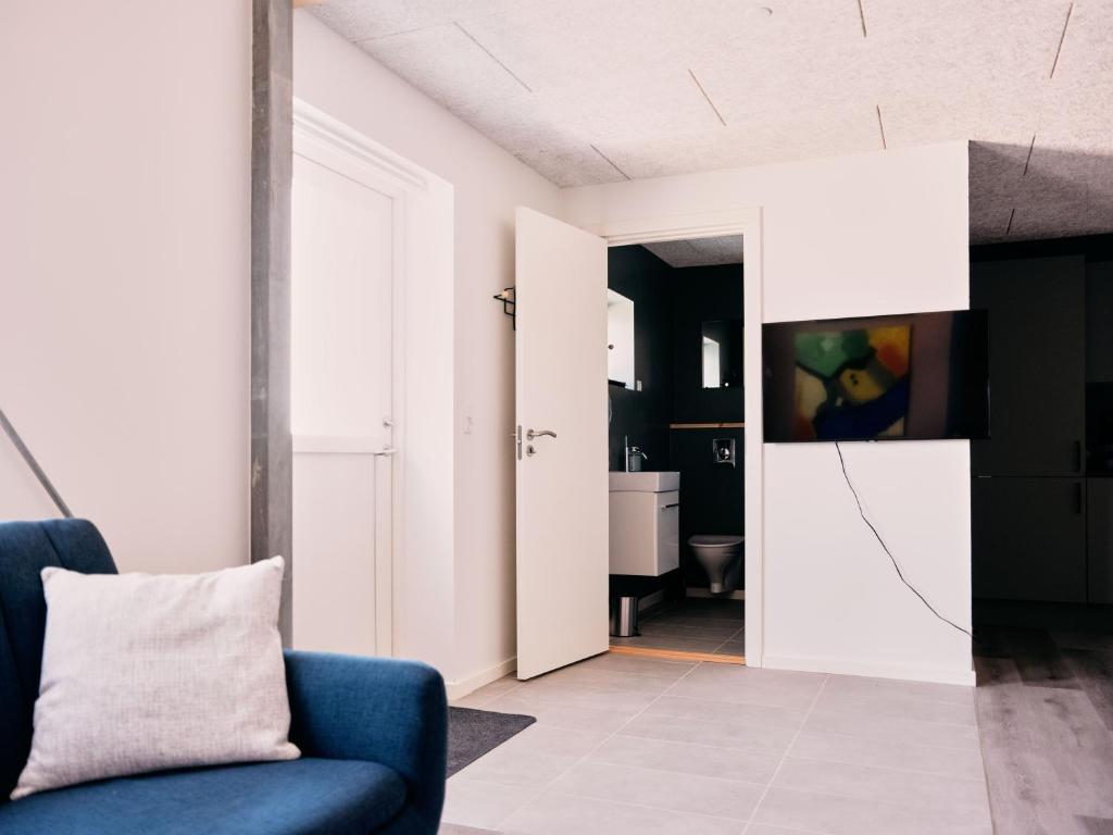 TV a/nebo společenská místnost v ubytování Studio Apartment / Unique Location / Stunning View