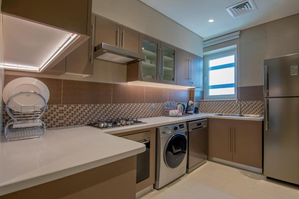 
Deluxe Three-Bedroom Apartment - Inclusive of complimentary shuttle bus to Deira City Centre & Dubai Festival City Mall
