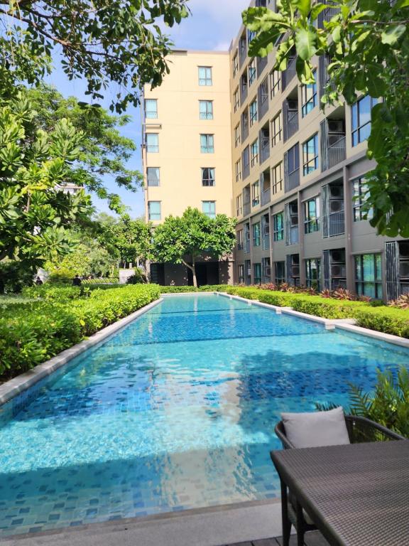 Bazén v ubytování RainCha-am by Gai nebo v jeho okolí