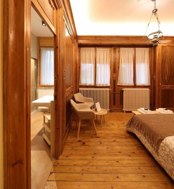 Can Passarells - Deluxe Double Room With Bath