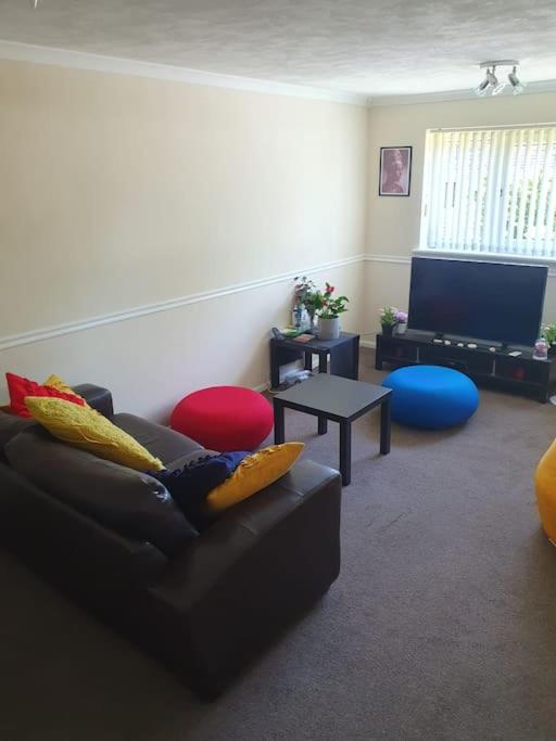 1bedroom flat wt ext sofa chair, Horsham (tarifs actualisés 2024)