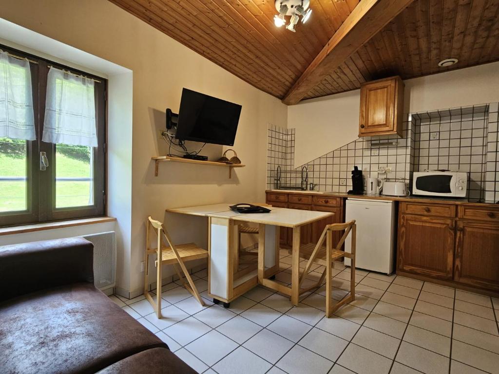 Cucina o angolo cottura di Gîte de l'Eau Vive
